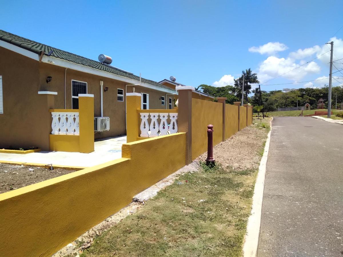 Paradise Villa Shared Onsite Private Pool Onsite Gym Ocho Rios Exterior foto